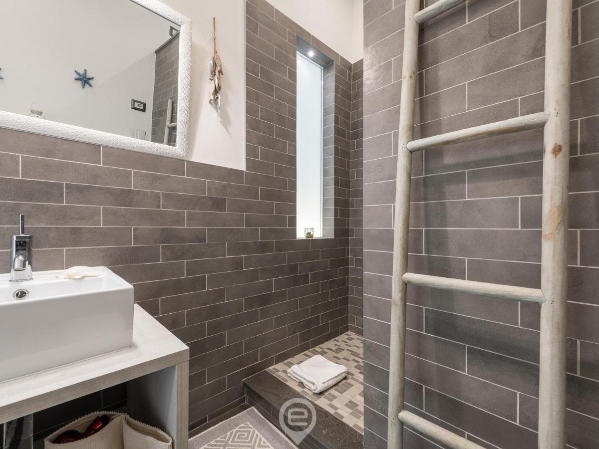 73 E 74 Apartment *