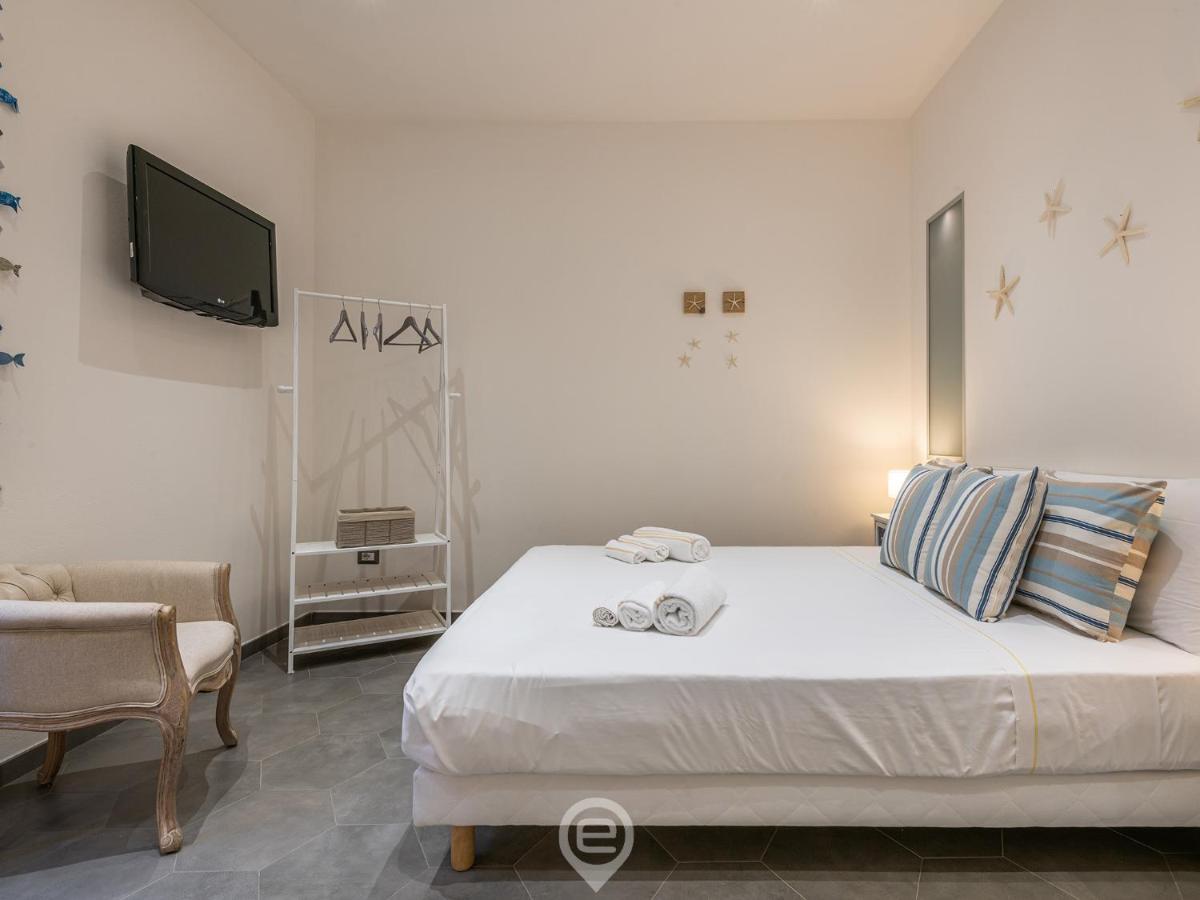 Apartment 73 E 74 *